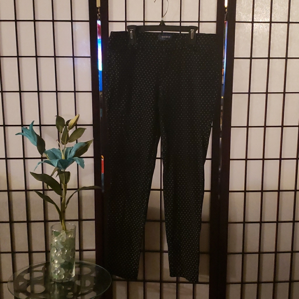 Old Navy Black Mid-Rise Pants-009